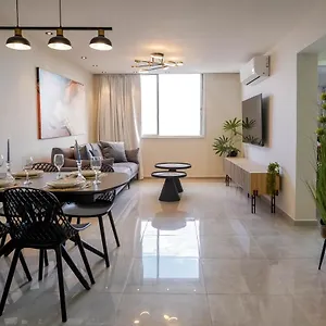 Yalarent Jasmine 3br Apt דירה